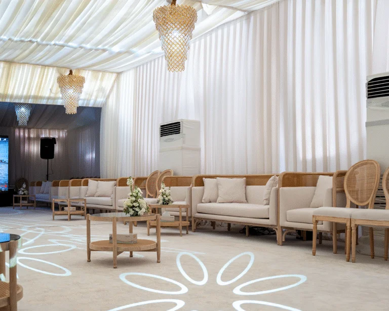 معرض تجاري بأجنحة متكاملة